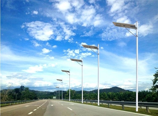 Chiny High Lumen All In One Integrated Solar Street Light, Odporność na wysokie temperatury Zintegrowane światło słoneczne dostawca